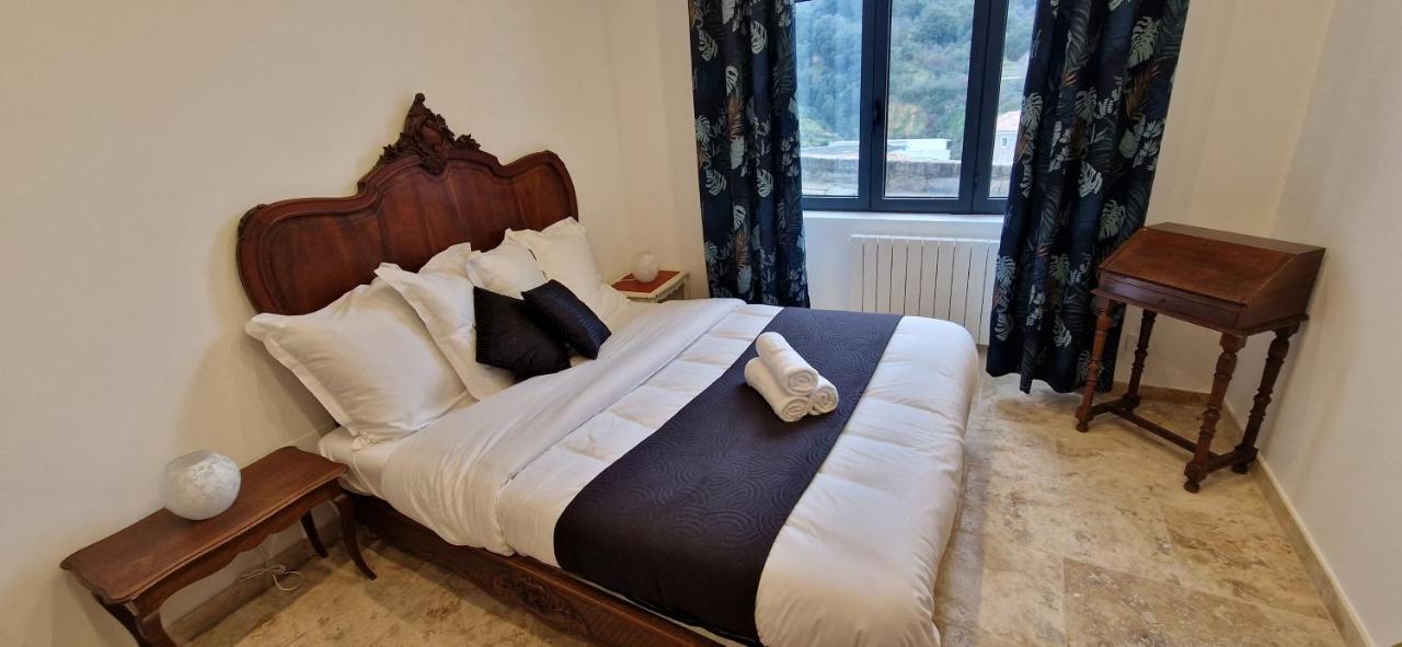 Bel & Ancien Appartement T3 Renove Dans Sartene Extérieur photo