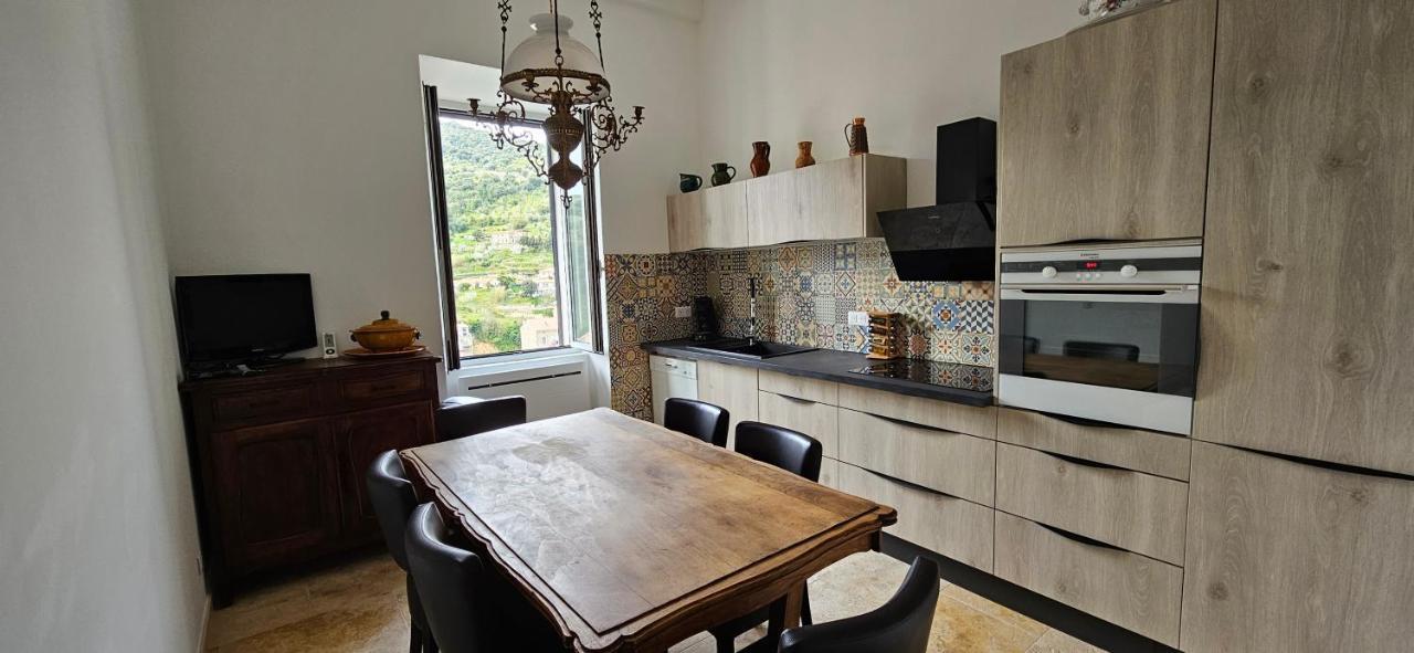 Bel & Ancien Appartement T3 Renove Dans Sartene Extérieur photo