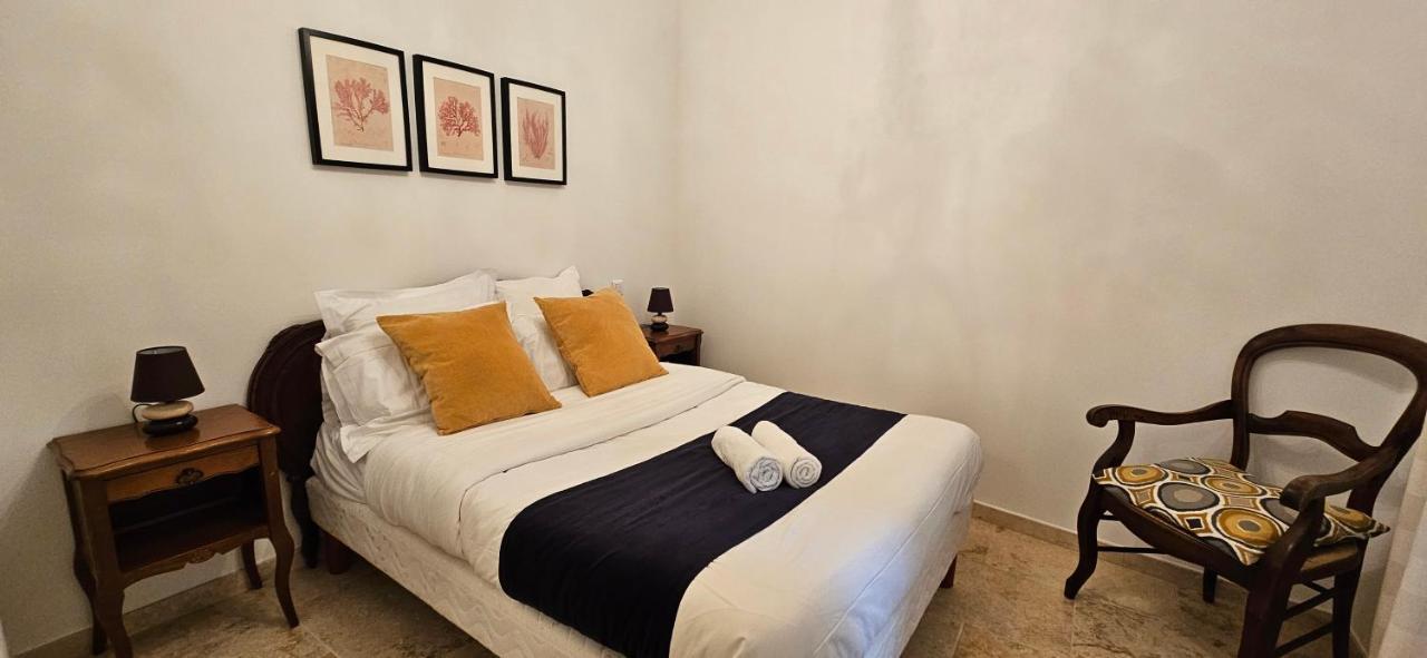 Bel & Ancien Appartement T3 Renove Dans Sartene Extérieur photo