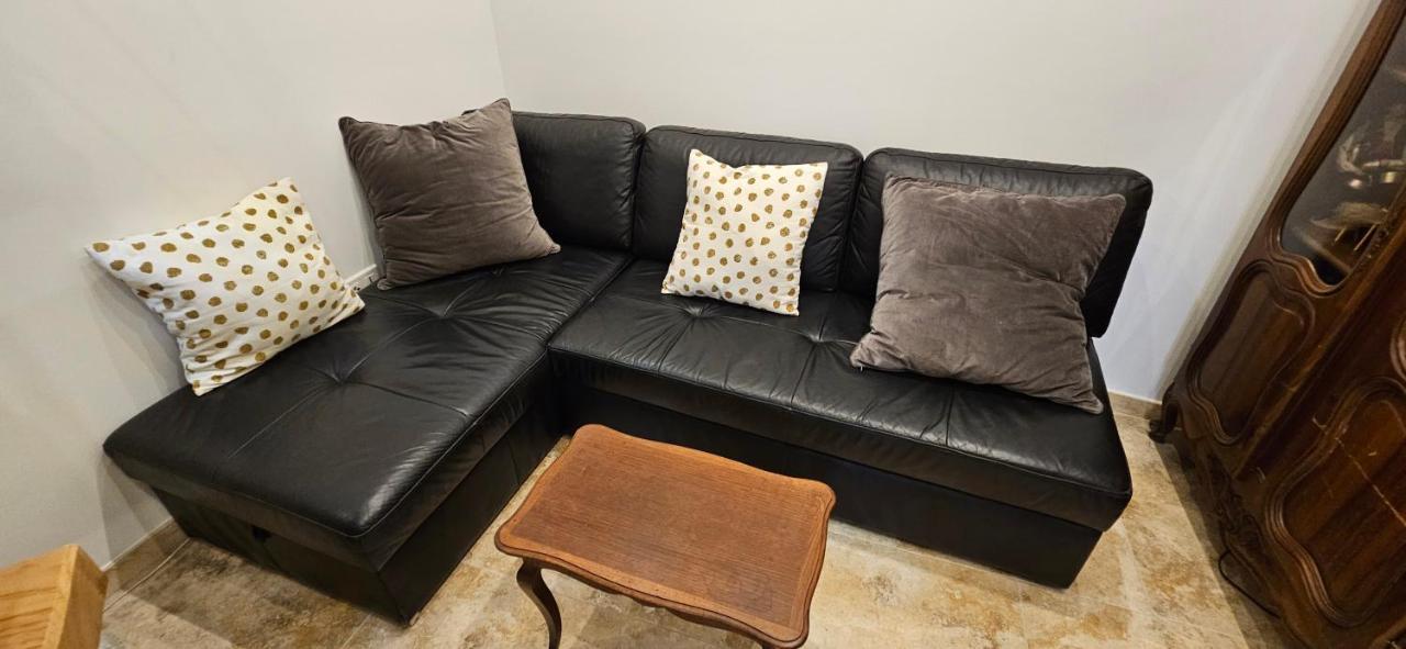 Bel & Ancien Appartement T3 Renove Dans Sartene Extérieur photo