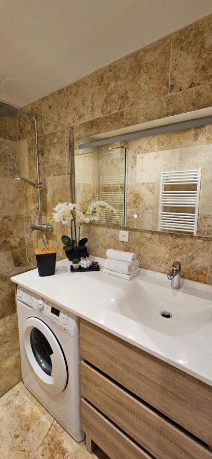 Bel & Ancien Appartement T3 Renove Dans Sartene Extérieur photo